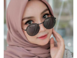 OOTD Hijab Pakai Masker dan Kacamata Hitam Kekinian