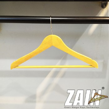 Zain Hanger Baju Dengan Palang Kayu